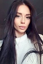 Ukrainian mail order bride Julia from Budapest with brunette hair and brown eye color - image 5