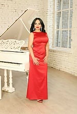 Ukrainian mail order bride Victoria from Miami with black hair and brown eye color - image 5