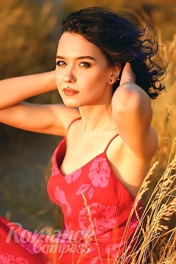 Ukrainian mail order bride Arina from Mykolaiv with red hair and green eye color - image 1