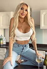 Ukrainian mail order bride Kamila from Posnan with blonde hair and green eye color - image 8