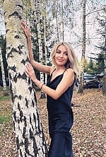 Ukrainian mail order bride Julia from Los Angeles with blonde hair and blue eye color - image 2