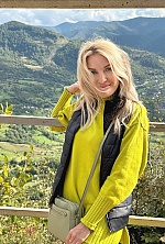 Ukrainian mail order bride Julia from Los Angeles with blonde hair and blue eye color - image 6