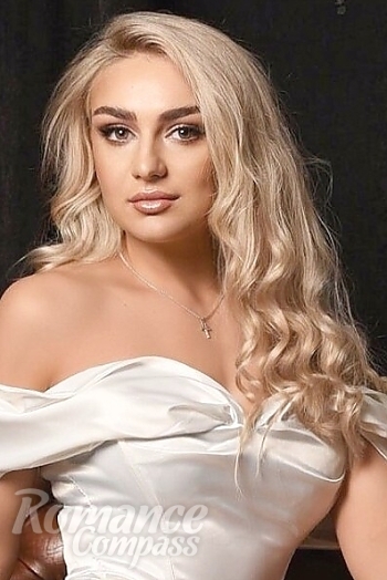 Ukrainian mail order bride Anna from Lviv with blonde hair and brown eye color - image 1