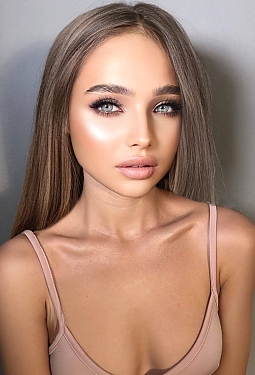 Vlada, 28 y.o. from Kharkiv, Ukraine