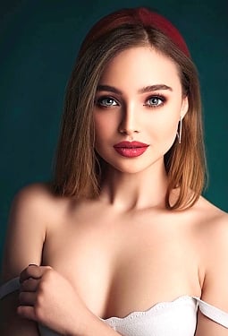 Vlada, 28 y.o. from Kharkiv, Ukraine