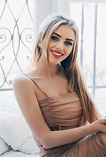 Ukrainian mail order bride Anna from San Francisco with blonde hair and green eye color - image 5