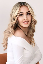 Ukrainian mail order bride Irina from Praga with blonde hair and green eye color - image 2