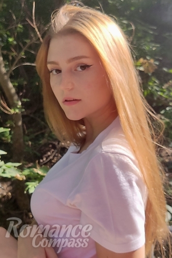 Ukrainian mail order bride Olha from Vinnitsa with light brown hair and brown eye color - image 1