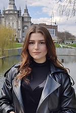Ukrainian mail order bride Olha from Vinnitsa with light brown hair and brown eye color - image 4