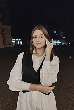 Ukrainian mail order bride Olha from Vinnitsa with light brown hair and brown eye color - image 7