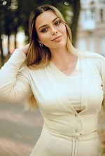 Ukrainian mail order bride Svetlana from Wien with blonde hair and green eye color - image 4