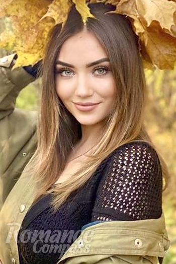 Ukrainian mail order bride Vika from Kamenskoe with light brown hair and grey eye color - image 1