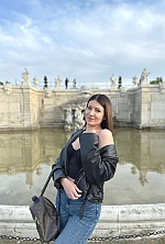 Ukrainian mail order bride Yulia from Florence with brunette hair and grey eye color - image 2