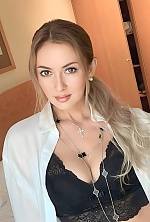 Ukrainian mail order bride Julia from Lugansk with light brown hair and brown eye color - image 6