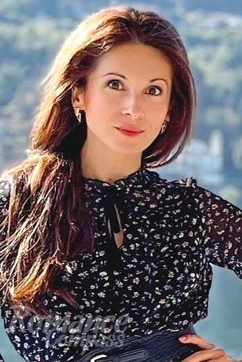 Ukrainian mail order bride Elena from Kiev with light brown hair and hazel eye color - image 1