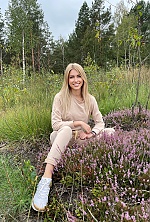 Ukrainian mail order bride Anastasia from Paris with blonde hair and green eye color - image 10