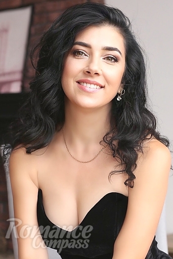 Ukrainian mail order bride Elena from Kiev with black hair and brown eye color - image 1