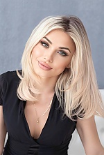 Ukrainian mail order bride Karina from Kiev with blonde hair and green eye color - image 2