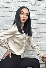 Ukrainian mail order bride Olga from Kiev with brunette hair and green eye color - image 11