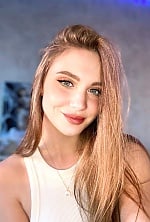 Ukrainian mail order bride Elizaveta from Kremenchug with blonde hair and green eye color - image 5