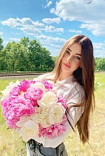 Ukrainian mail order bride Maria from Sumy with light brown hair and brown eye color - image 2