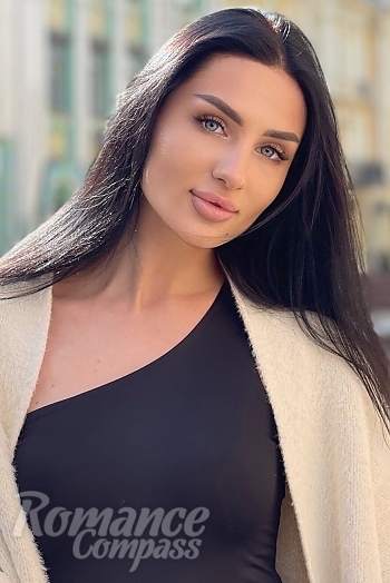 Ukrainian mail order bride Kateryna from Kiev with brunette hair and grey eye color - image 1
