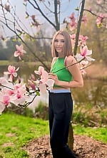 Ukrainian mail order bride Victoria from Vancouver with red hair and green eye color - image 5