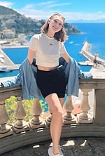 Ukrainian mail order bride Victoria from Vancouver with red hair and green eye color - image 11