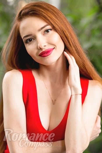 Ukrainian mail order bride Julia from Kriviy Rih with auburn hair and brown eye color - image 1