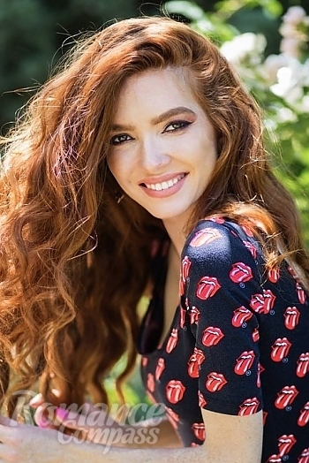 Ukrainian mail order bride Julia from Kriviy Rih with auburn hair and brown eye color - image 1