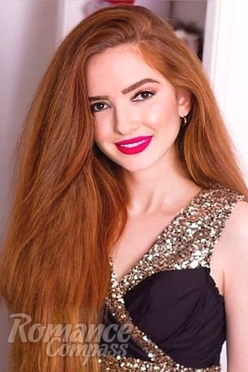 Ukrainian mail order bride Julia from Kriviy Rih with auburn hair and brown eye color - image 1