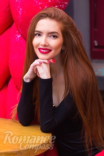 Ukrainian mail order bride Julia from Kriviy Rih with auburn hair and brown eye color - image 1