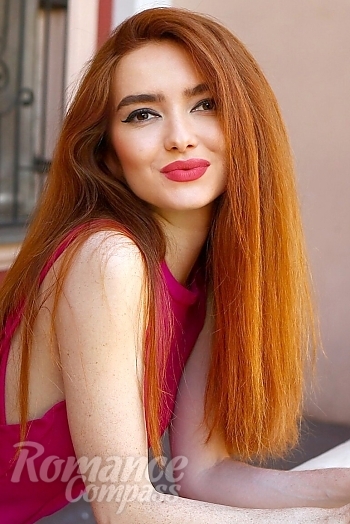Ukrainian mail order bride Julia from Kriviy Rih with auburn hair and brown eye color - image 1