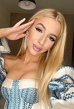 Ukrainian mail order bride Yulia from Lviv with blonde hair and brown eye color - image 2
