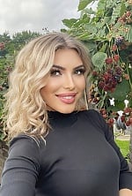 Ukrainian mail order bride Natalia from Paderborn with blonde hair and hazel eye color - image 2