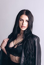 Ukrainian mail order bride Yulia from Kiev with light brown hair and brown eye color - image 3