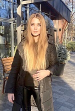Ukrainian mail order bride Darina from Kiev with light brown hair and blue eye color - image 2