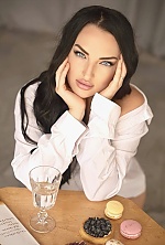 Ukrainian mail order bride Inna from Kiev with black hair and green eye color - image 5