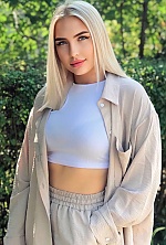 Ukrainian mail order bride Yuliia from Kiev with blonde hair and green eye color - image 2