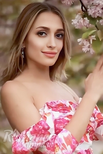 Ukrainian mail order bride Anna from Warsaw with blonde hair and green eye color - image 1