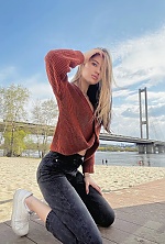Ukrainian mail order bride Yulia from Kiev with blonde hair and brown eye color - image 2