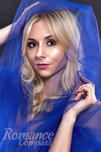 Ukrainian mail order bride Tetiana from Lviv with blonde hair and brown eye color - image 1