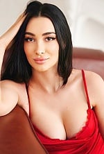 Ukrainian mail order bride Anna from Lisichansk with black hair and black eye color - image 8