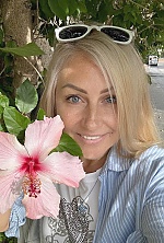 Ukrainian mail order bride Vita from Kyiv with blonde hair and grey eye color - image 3