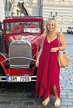 Ukrainian mail order bride Vita from Kyiv with blonde hair and grey eye color - image 2