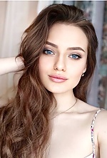 Ukrainian mail order bride Alina from Kiev with light brown hair and blue eye color - image 2