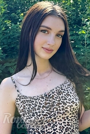 Ukrainian mail order bride Anastasiia from Cherkasy with light brown hair and green eye color - image 1