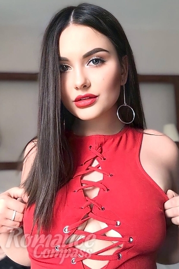 Ukrainian mail order bride Viktoria from Kiev with light brown hair and green eye color - image 1