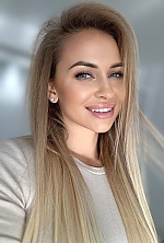Ukrainian mail order bride Daria from Dnepr with light brown hair and green eye color - image 3