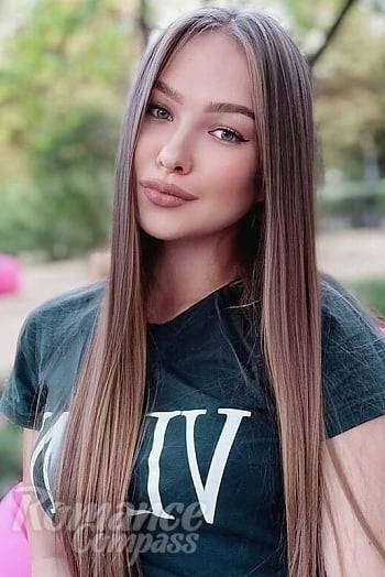 Ukrainian mail order bride Anna from Warsaw with light brown hair and grey eye color - image 1